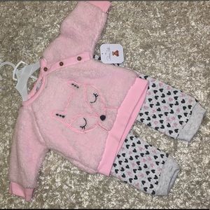 Fox sweater & sweat pants outfit